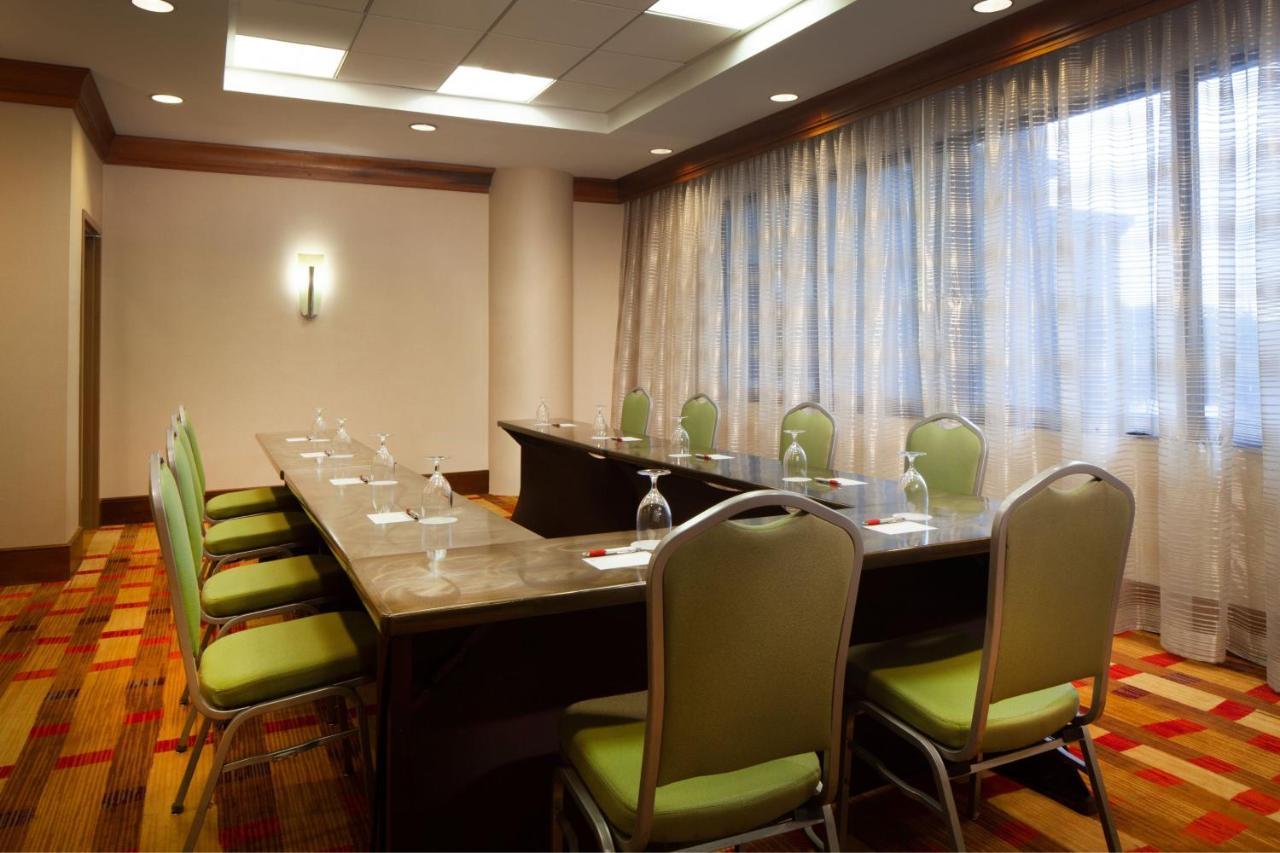 Marriott East Hotel 3*